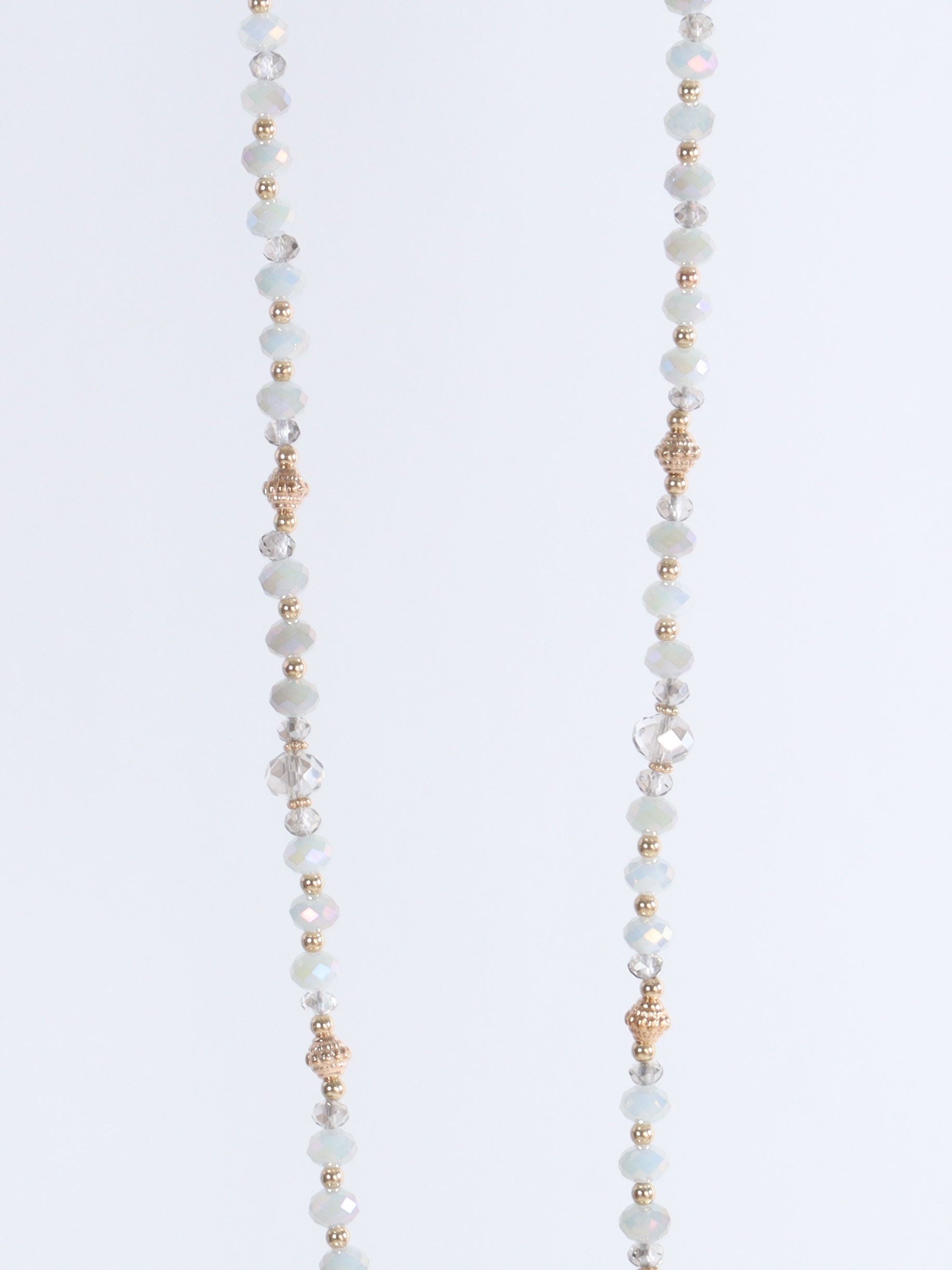 Aurora - Grå kedja med tofs och guldpärlor